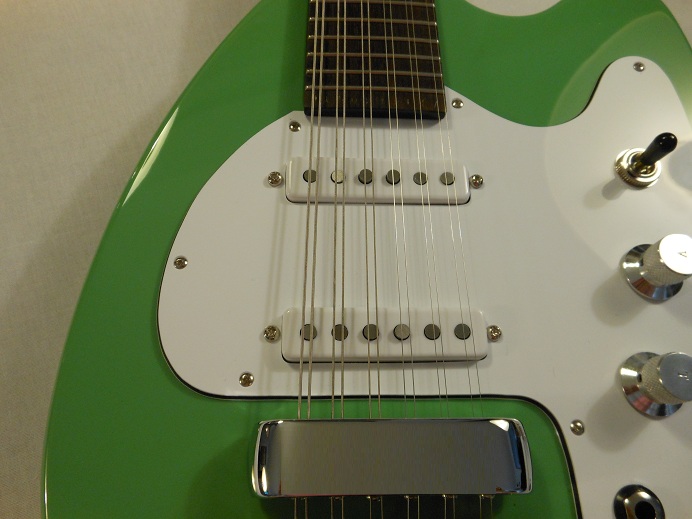 Mando Guitar Picture 13